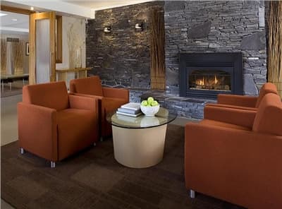 Banff Aspen Lodge - fireplace lounge