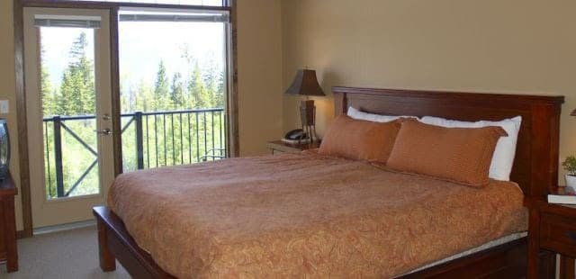 Glacier Mountaineer Lodge