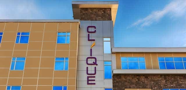 Hotel Clique Calgary Airport