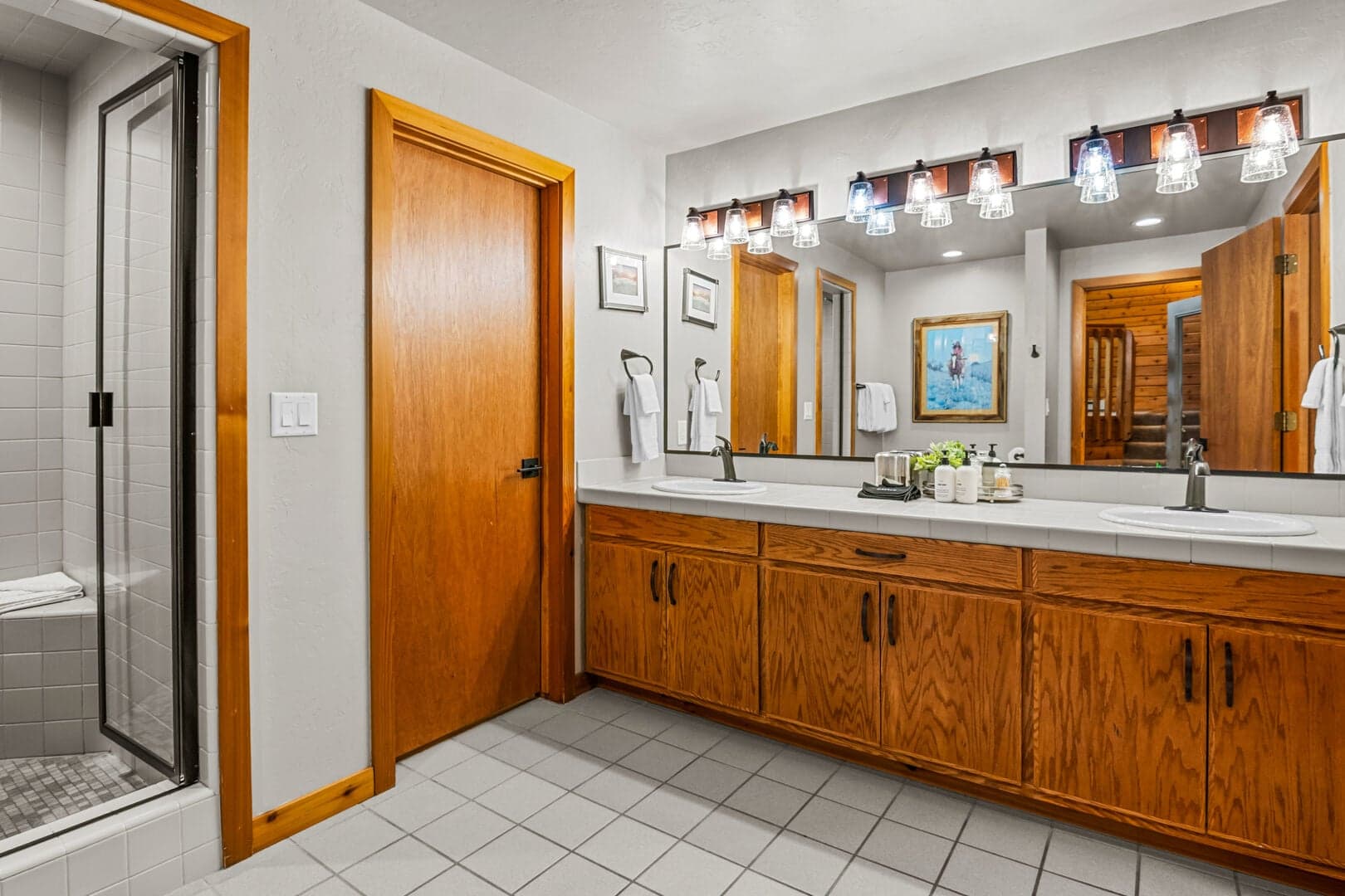 Bunk Room/Twin Room Full Bath