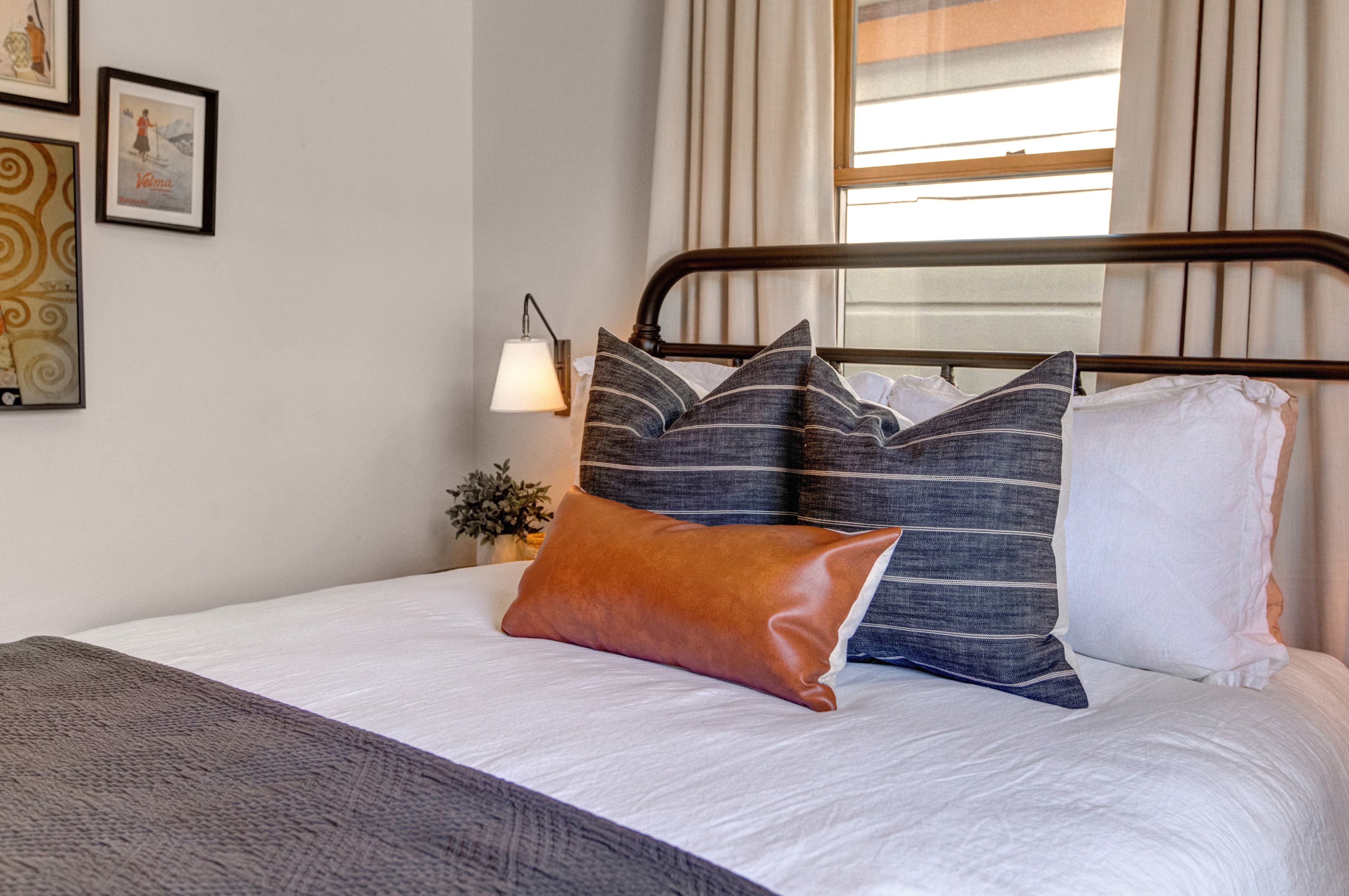 Second bedroom with queen bed.