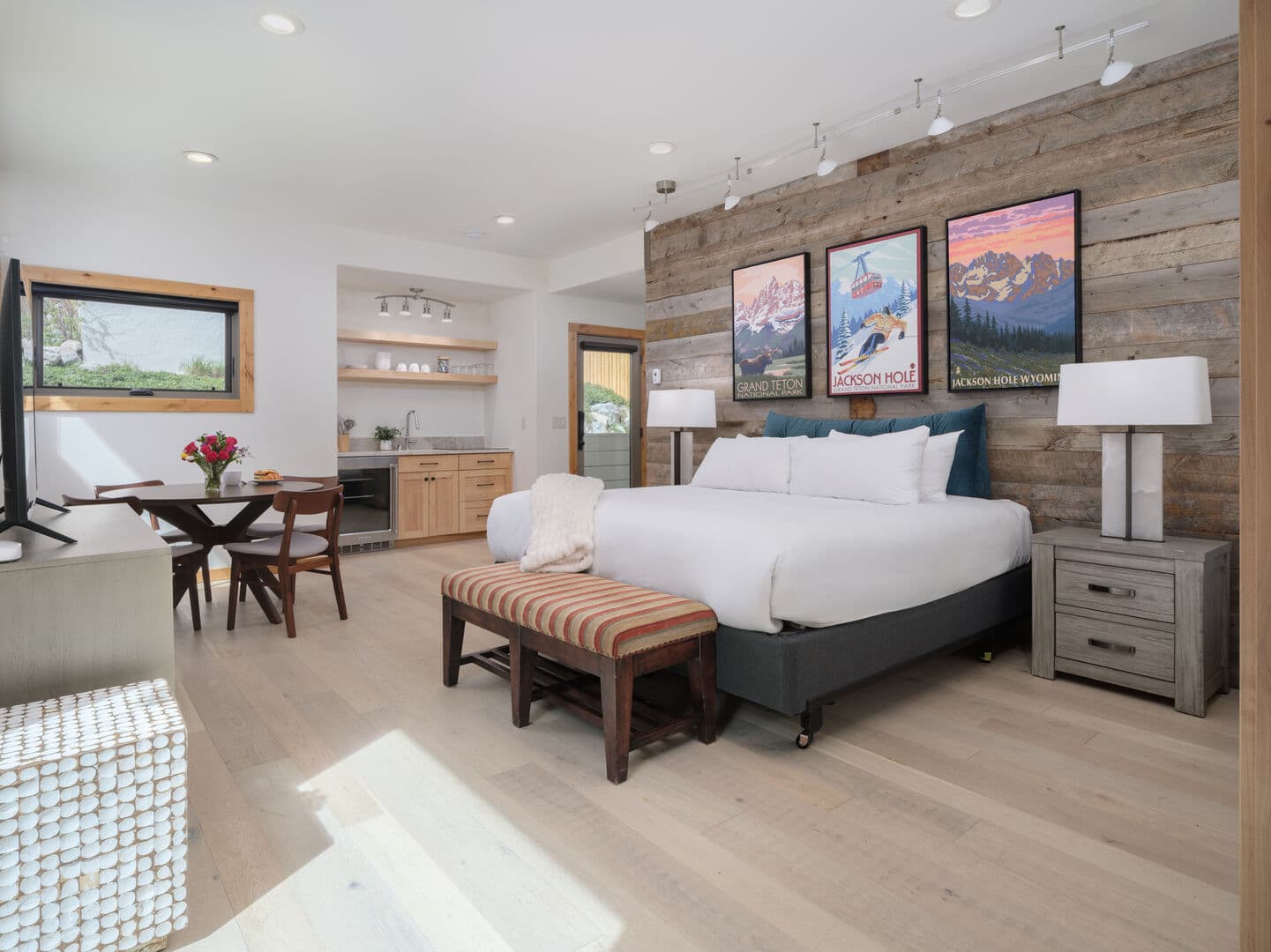 Guest House Studio - King Bed