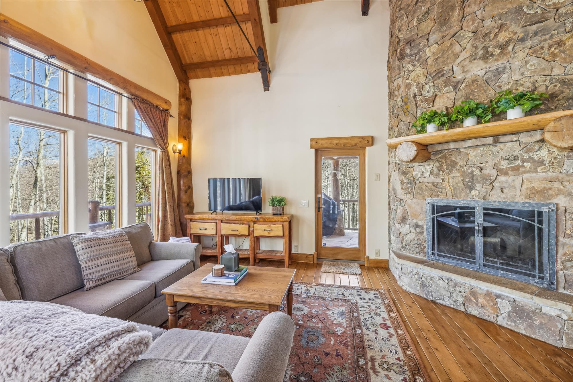 Living Area - Endless Trails Cabin - Silverthorne Vacation Rental