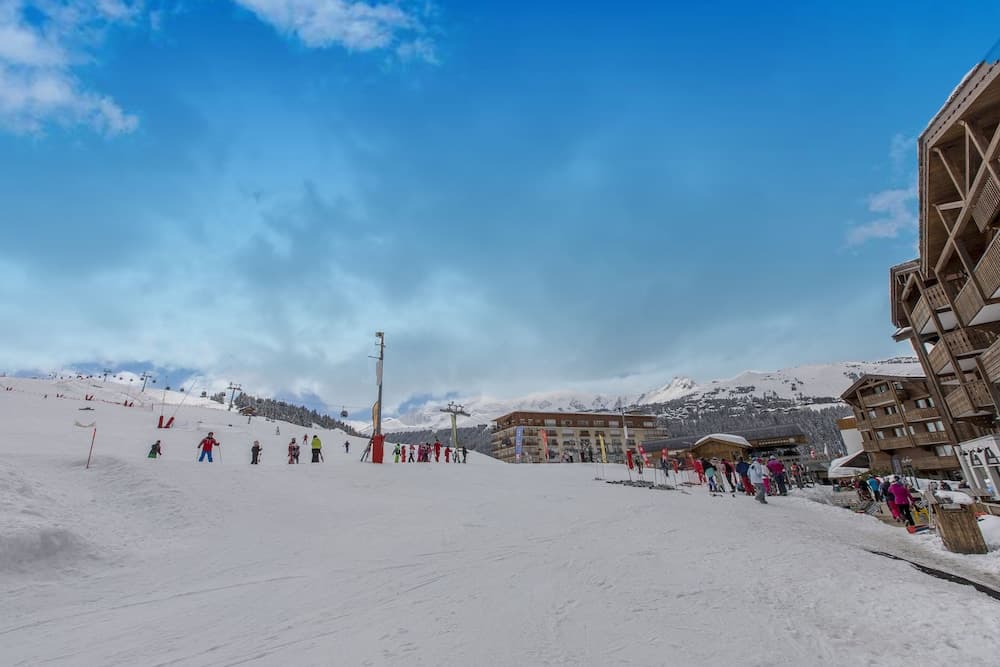 Skiing