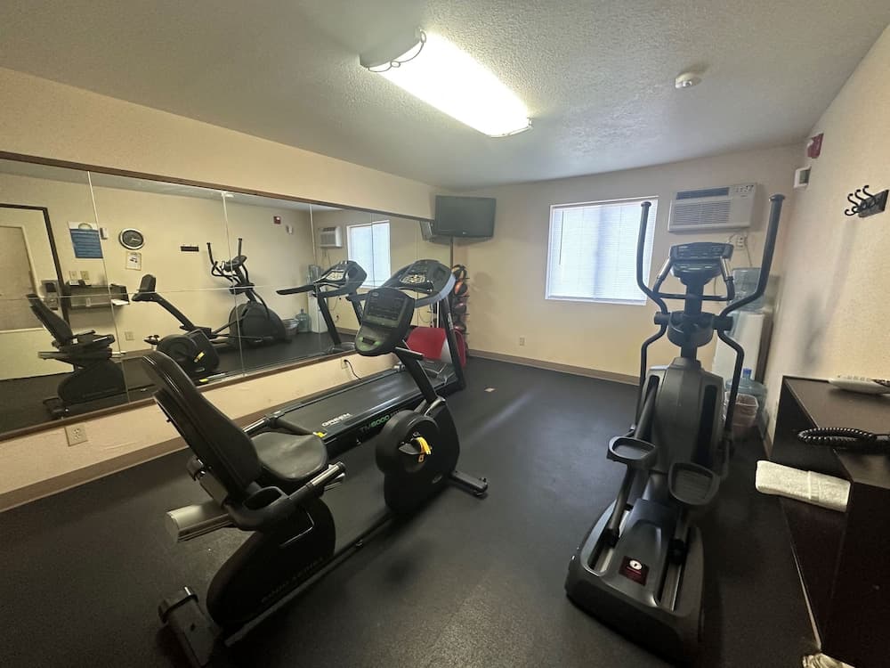 Exercise/lap pool