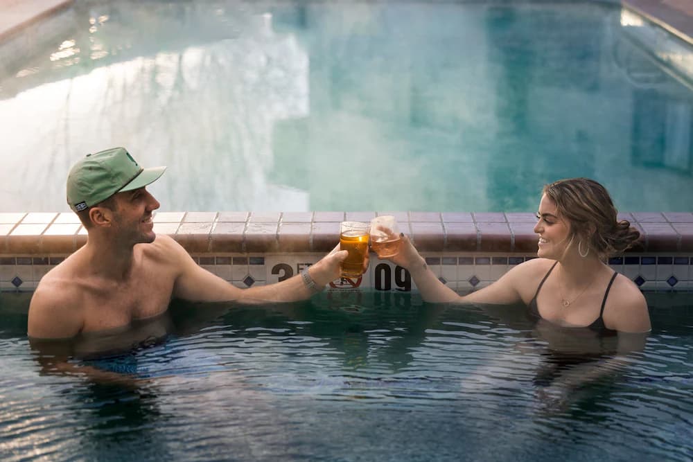 Indoor/outdoor pool