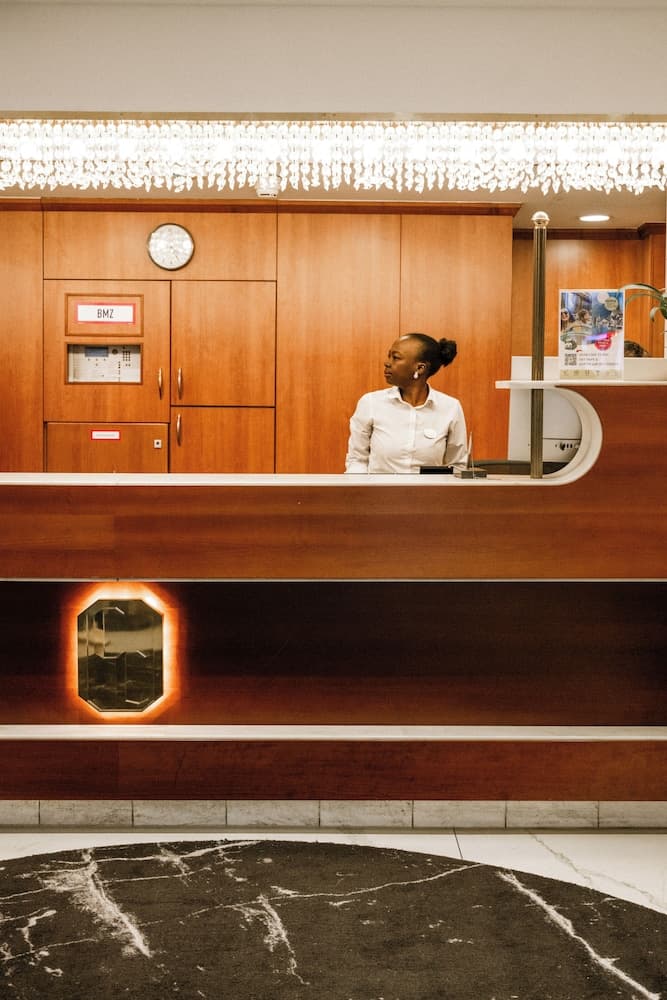 Check-in/check-out kiosk