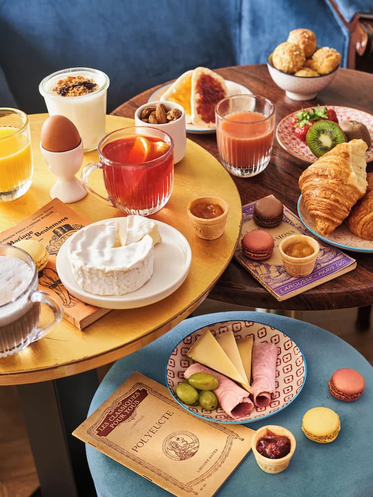 Breakfast buffet