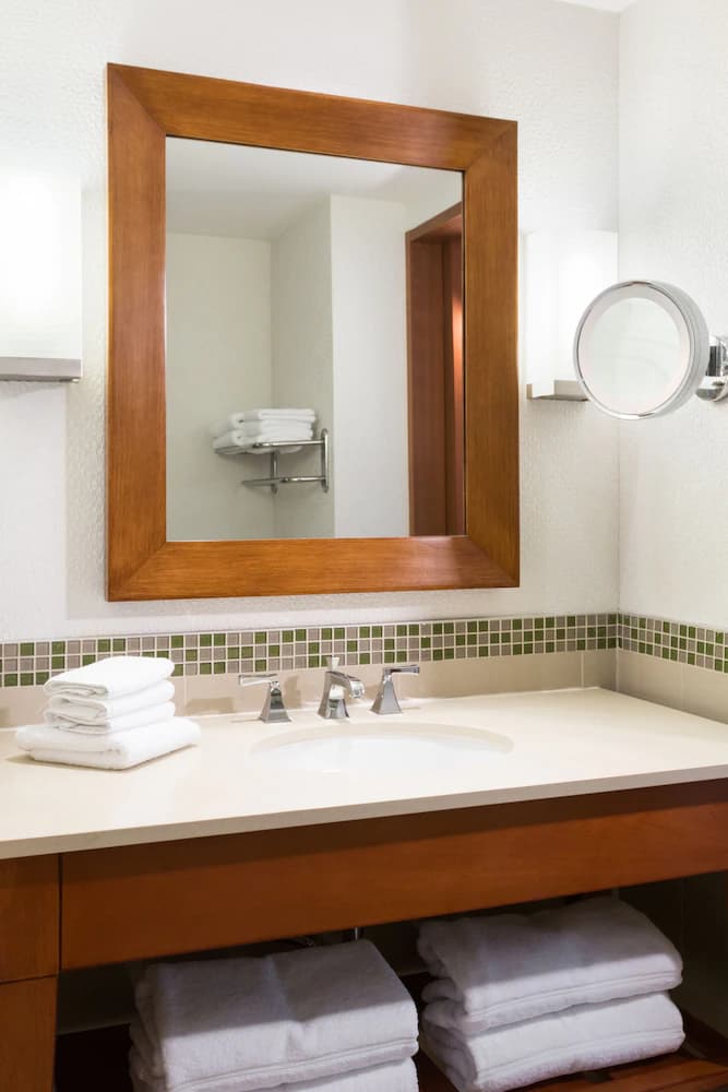 Bathroom sink
