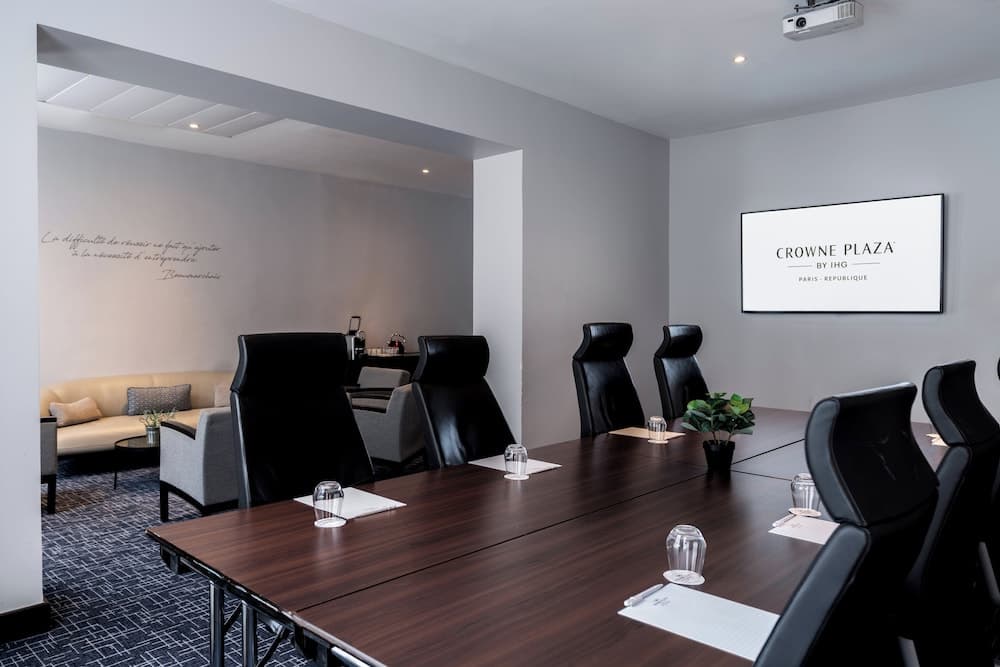 Meeting facility