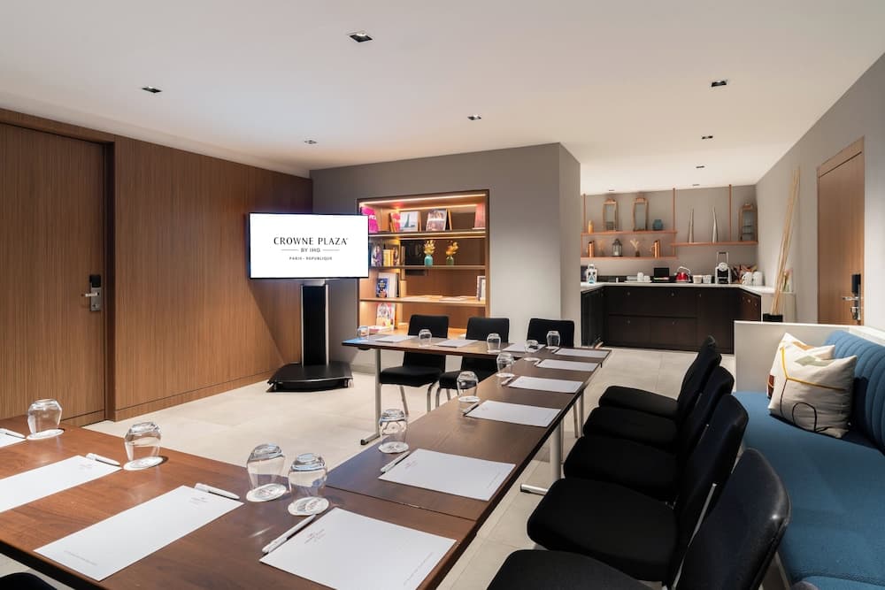 Meeting facility