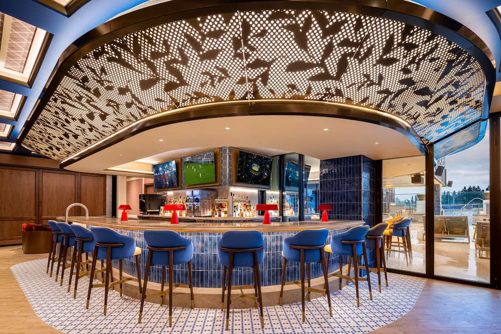 Poolside bar