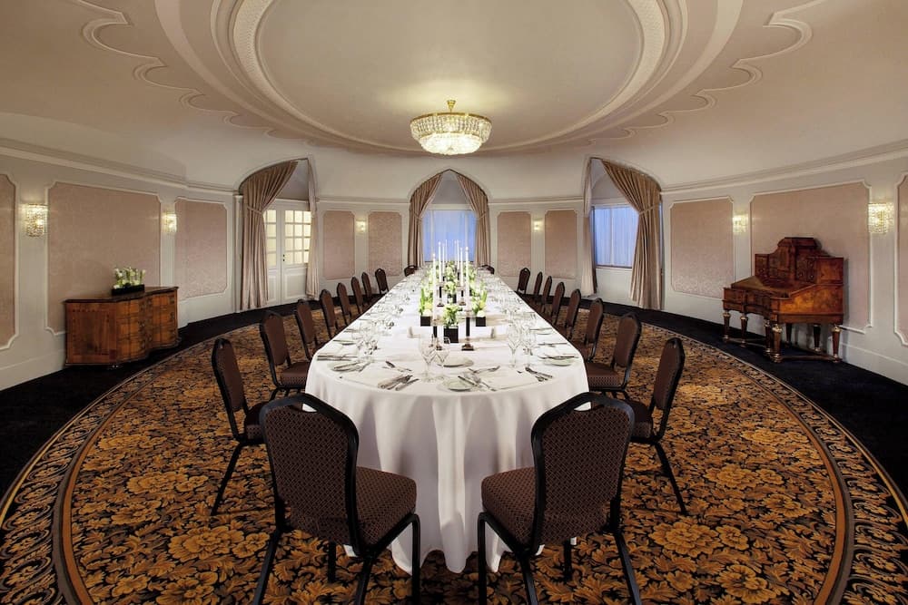 Meeting facility
