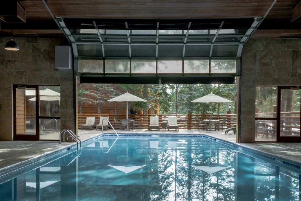 Indoor/outdoor pool