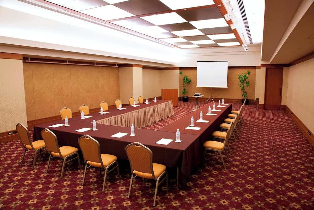 Meeting facility