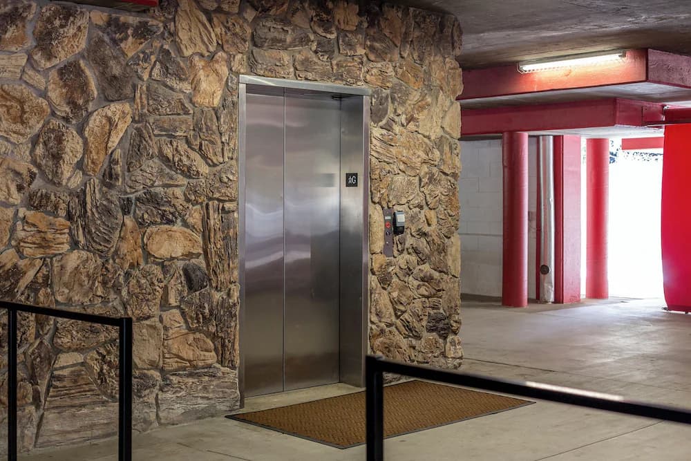 Elevator