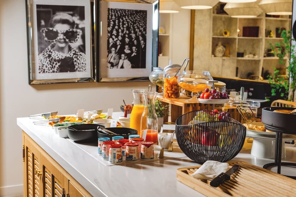 Breakfast buffet