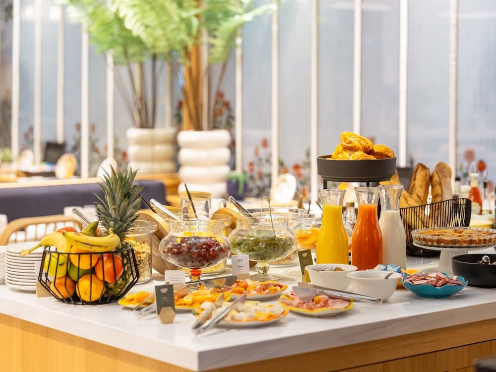 Breakfast buffet