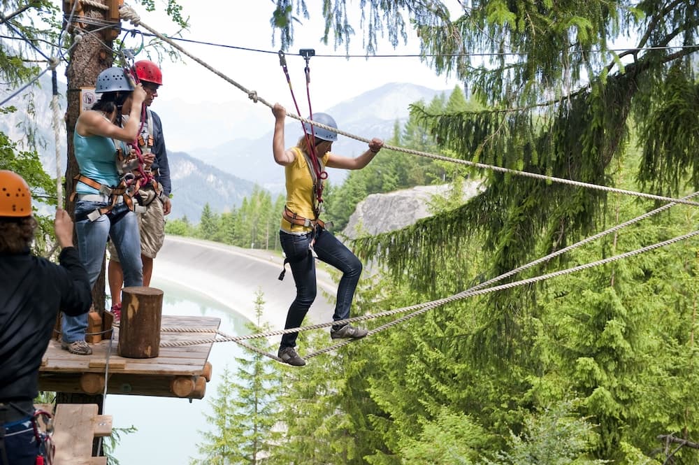 Ropes course (team building)