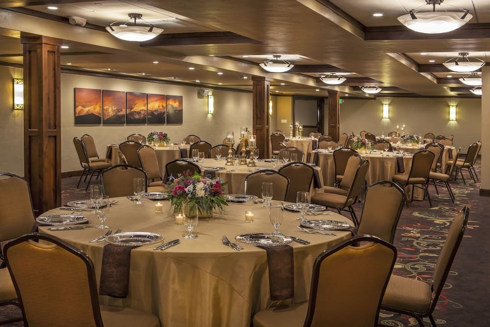 Banquet hall