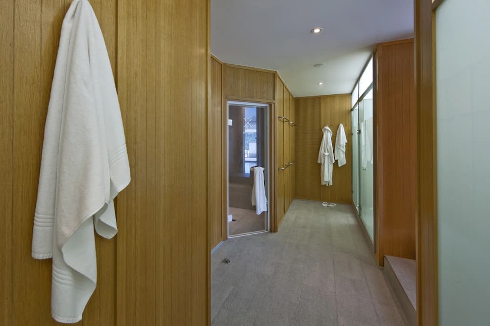 Steam room
