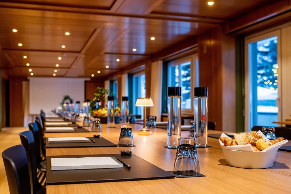 Meeting facility