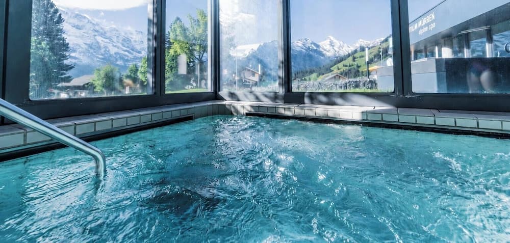 Indoor spa tub