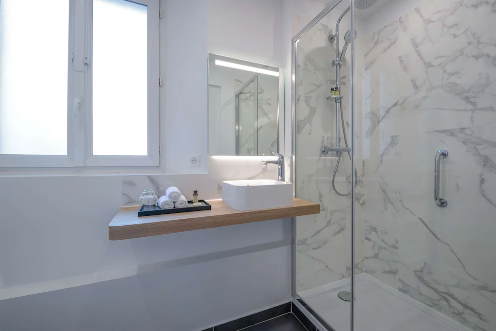 Bathroom shower