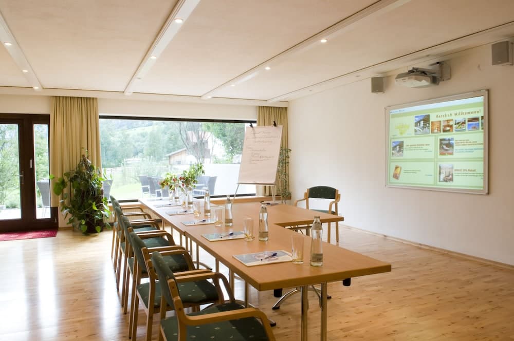 Meeting facility