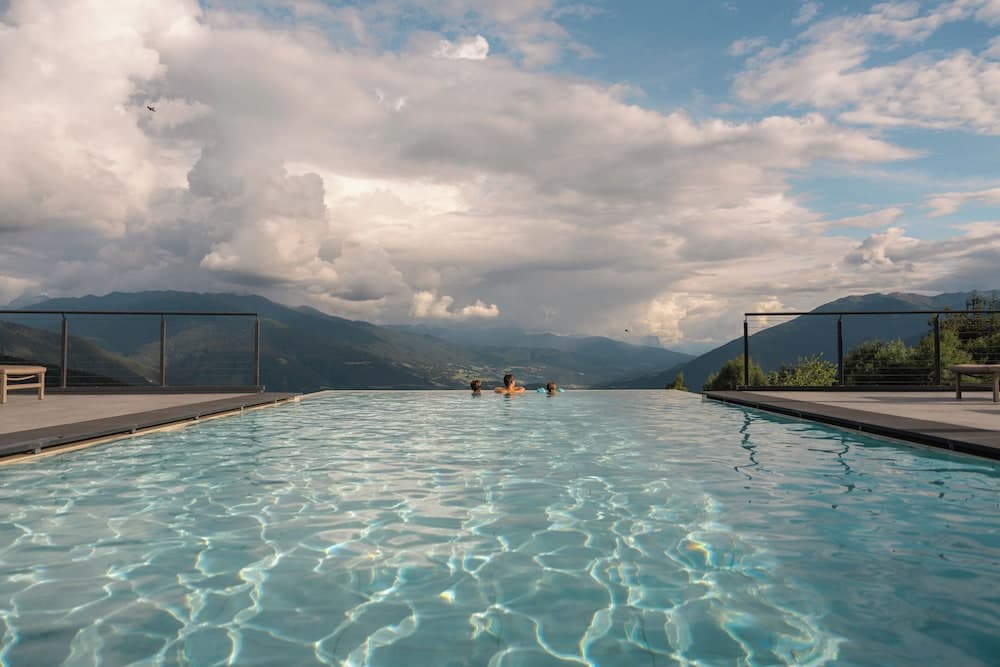 Infinity pool