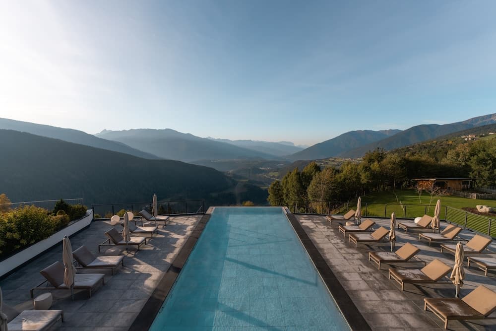 Infinity pool