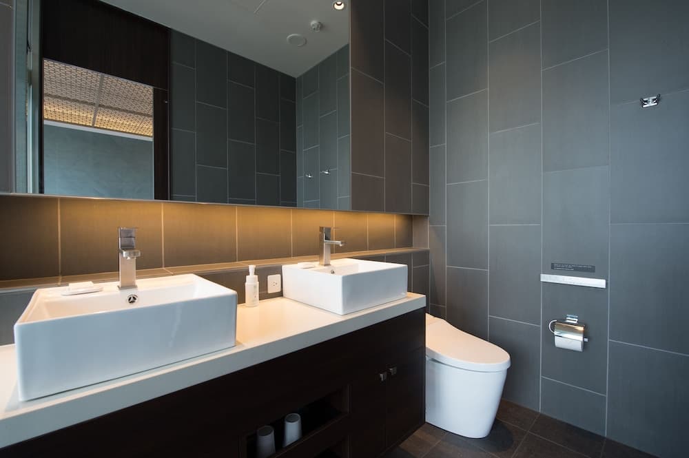 Bathroom sink
