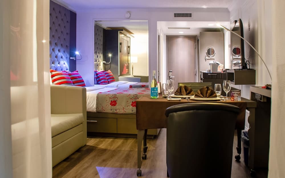 Room service - dining