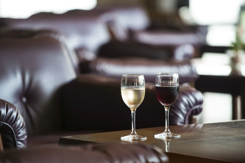 Lobby lounge