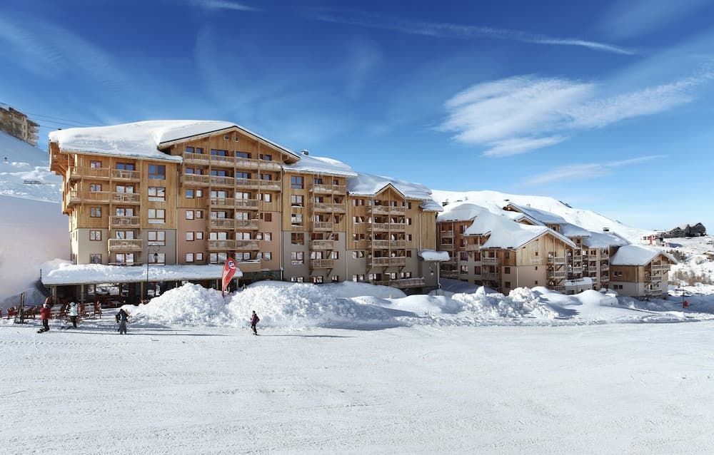 Snow and ski sports