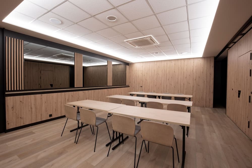 Meeting facility