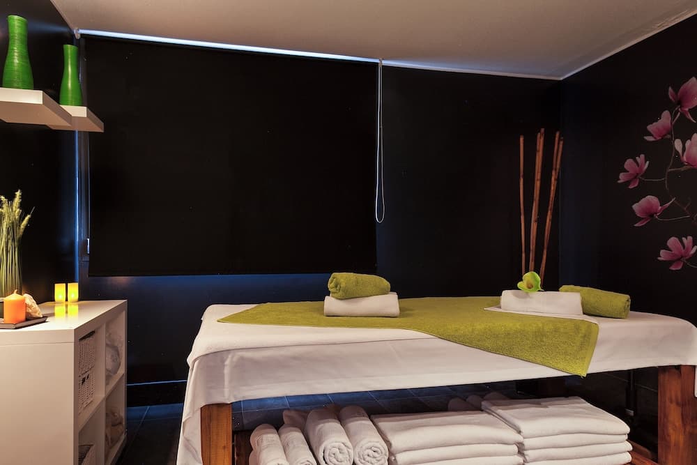 Massage in accommodation
