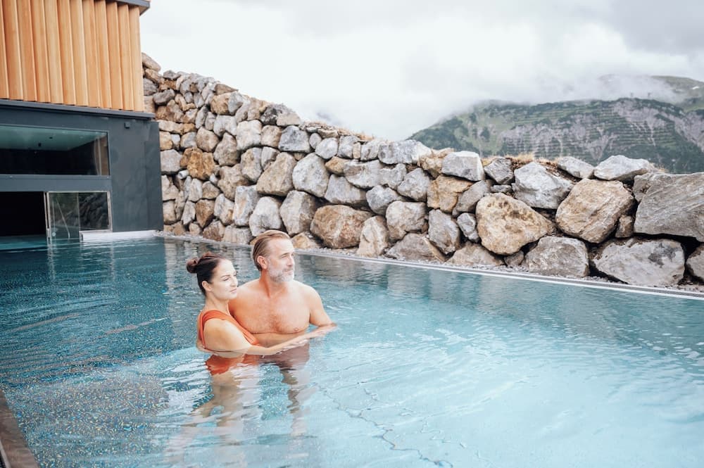 Infinity pool