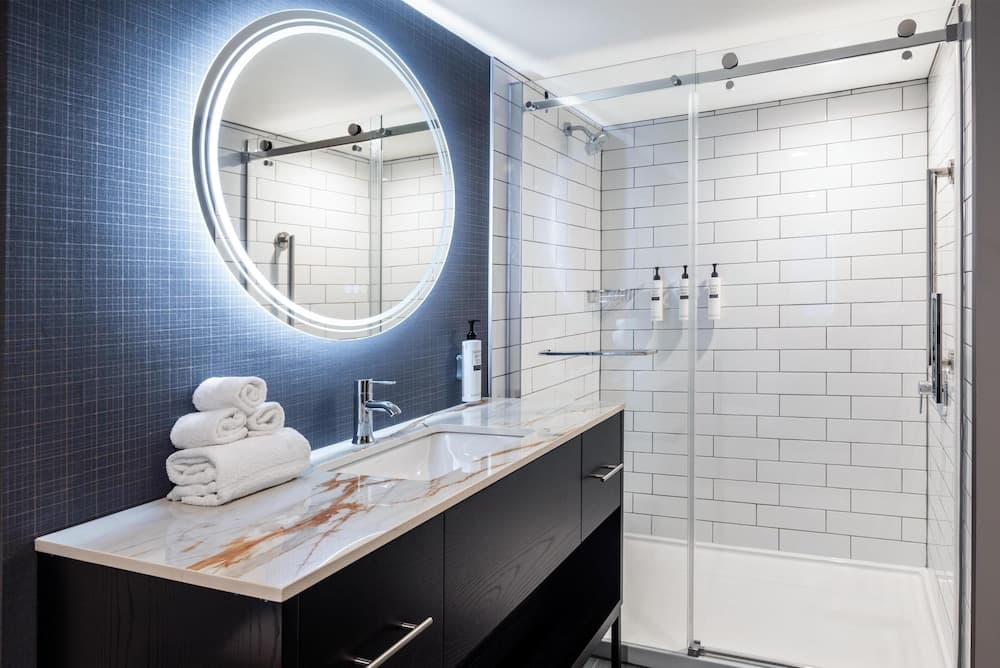 Bathroom shower