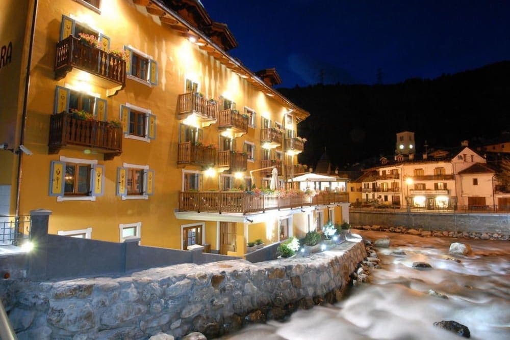Front of property - evening/night