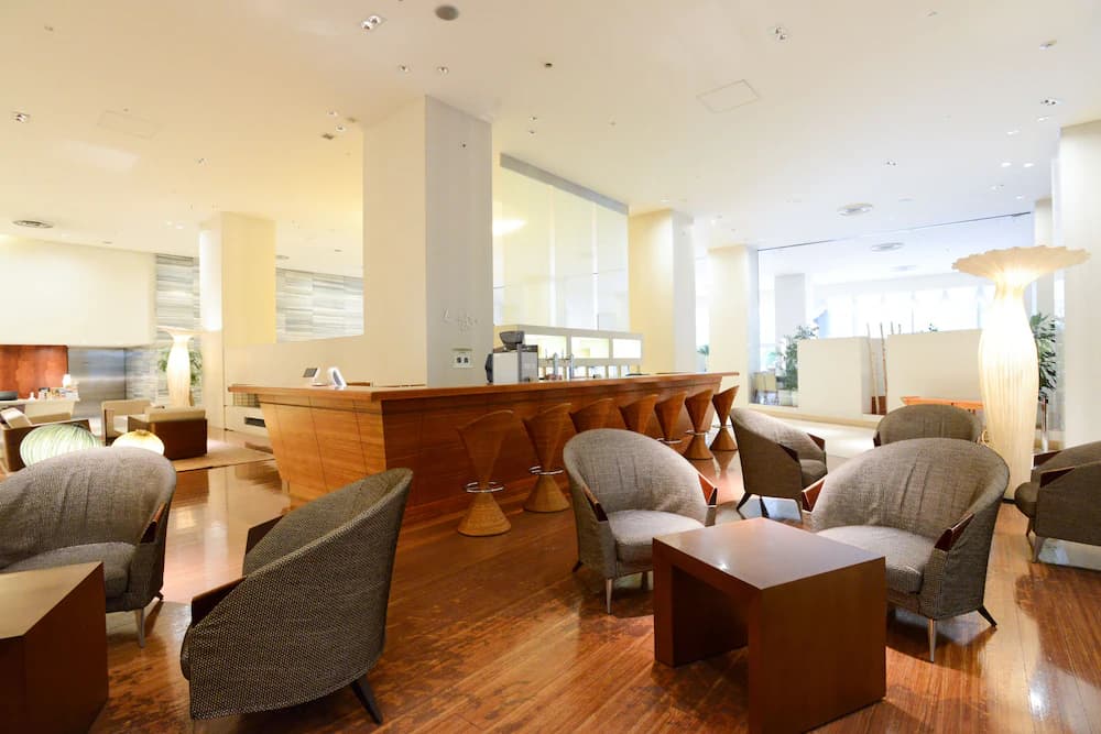Lobby lounge