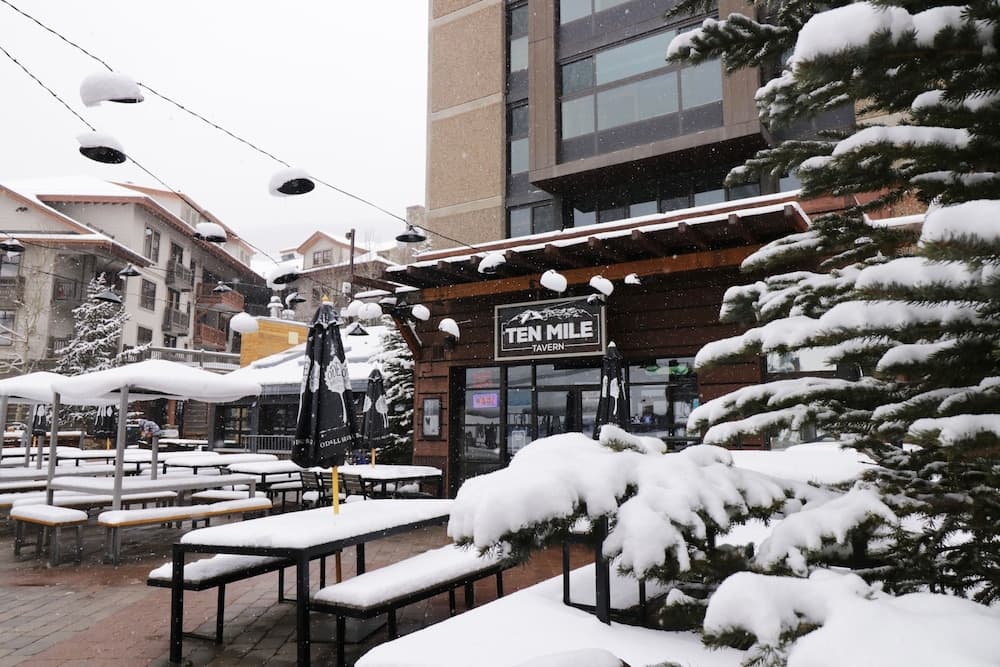 Outdoor dining