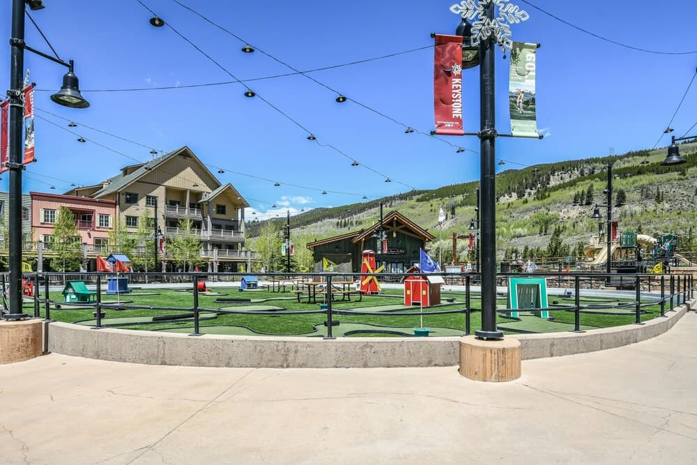 Mini-golf