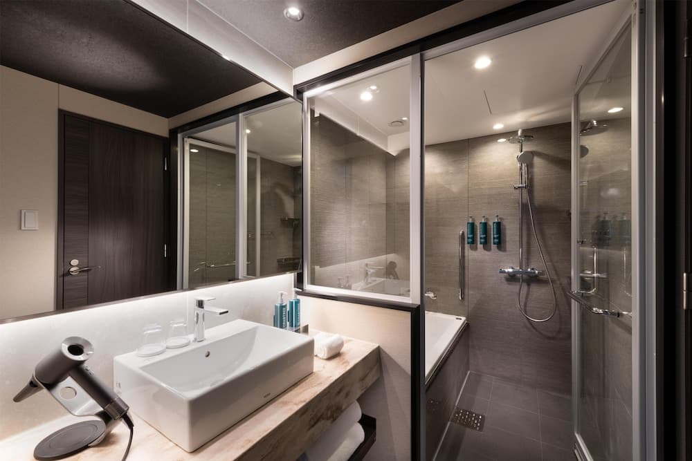Bathroom shower