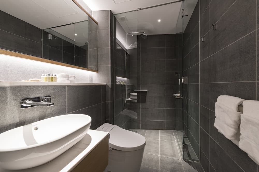 Bathroom shower