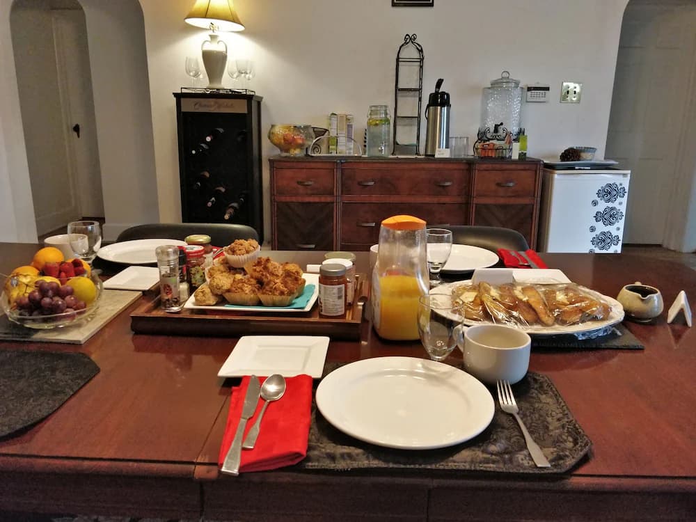 Breakfast area