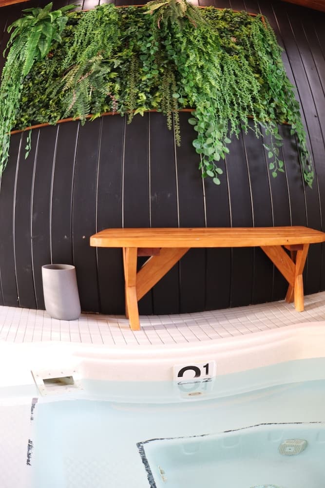 Indoor spa tub