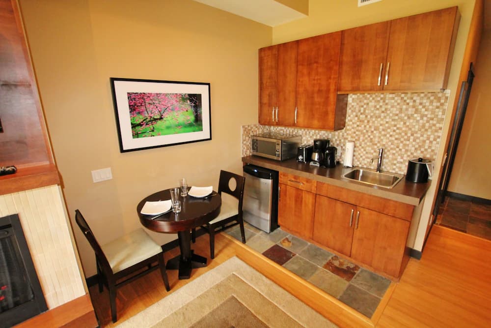 Private kitchenette
