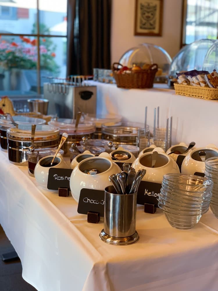 Breakfast buffet