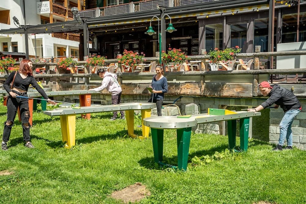 Mini-golf